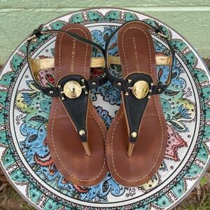 Tommy Hilfiger black & gold Wedge Sandal size 7M